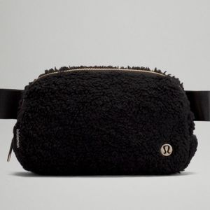 Lululemon Everywhere Fleece Belt Bag